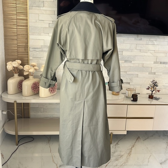 Burberry trench coat - Picture 6 of 11